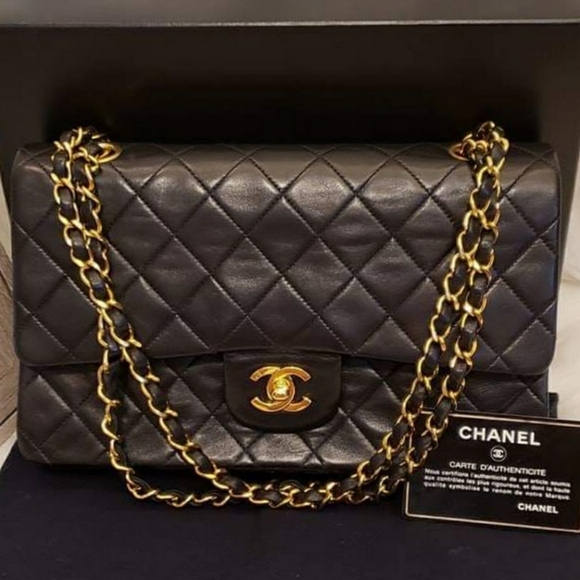 CHANEL Handbags - 100% Auth CHANEL Lambskin Flap Shoulder Bag